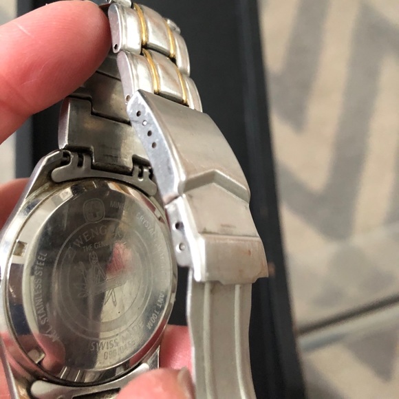 Men’s wenger Swiss quartz watch w/dual tone band - Picture 5 of 8